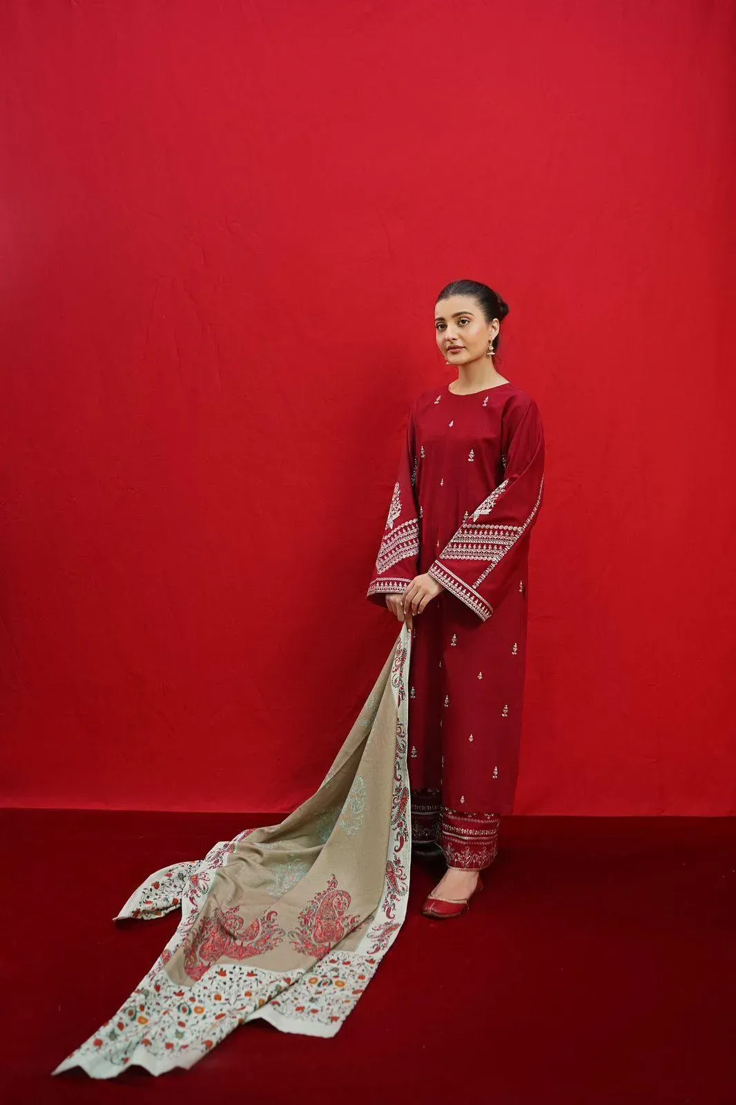 Maroon Embroidered Lawn 3Pcs Set with Dupatta